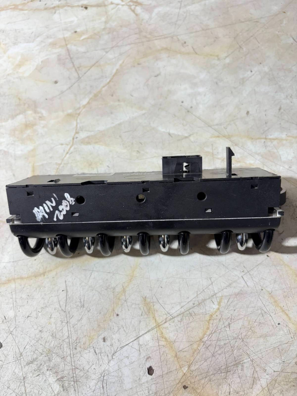 BMW MINI COOPER R50 2005 WINDOW FOG LIGHT DOOR LOCK SWITCH ASSEMBLY 6958029