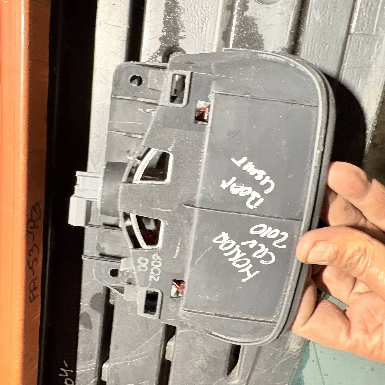 Honda CR-V 2010 Third brake center stop light P6939 LIQ10335
