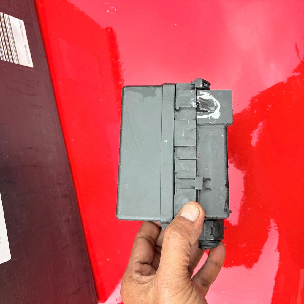 Nissan Juke F15 2010-2019 Engine Bay Fuse Relay Box Cover 24382-1KN0A