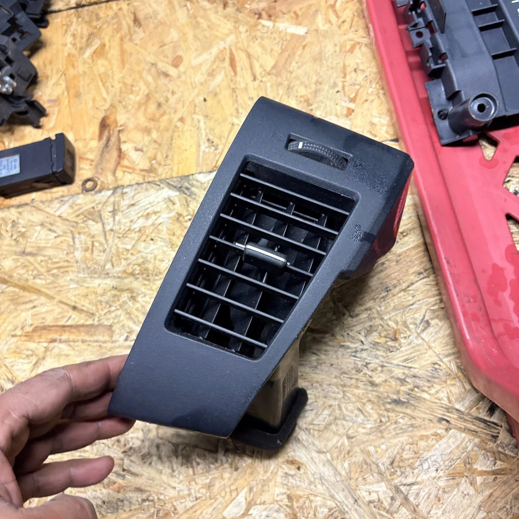 Nissan Murano Z50 2003-2008 Front Left Dash Air Vent Trim