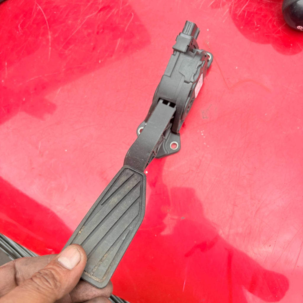 Suzuki Accelerator Throttle Pedal 49400-68K40/6PV 009 074-08