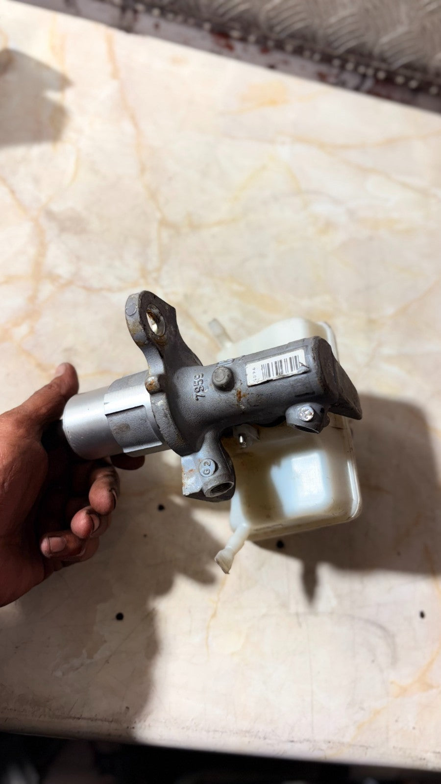 AUDI A5 2012 BRAKE MASTER CYLINDER & BOTTLE 8K0611021A