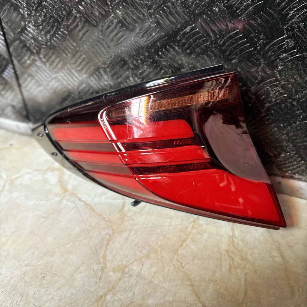 TOYOTA CHR MK1 - 2020 2021 2022 2023 PASSENGER SIDE REAR LIGHT - 81560-F4130-00