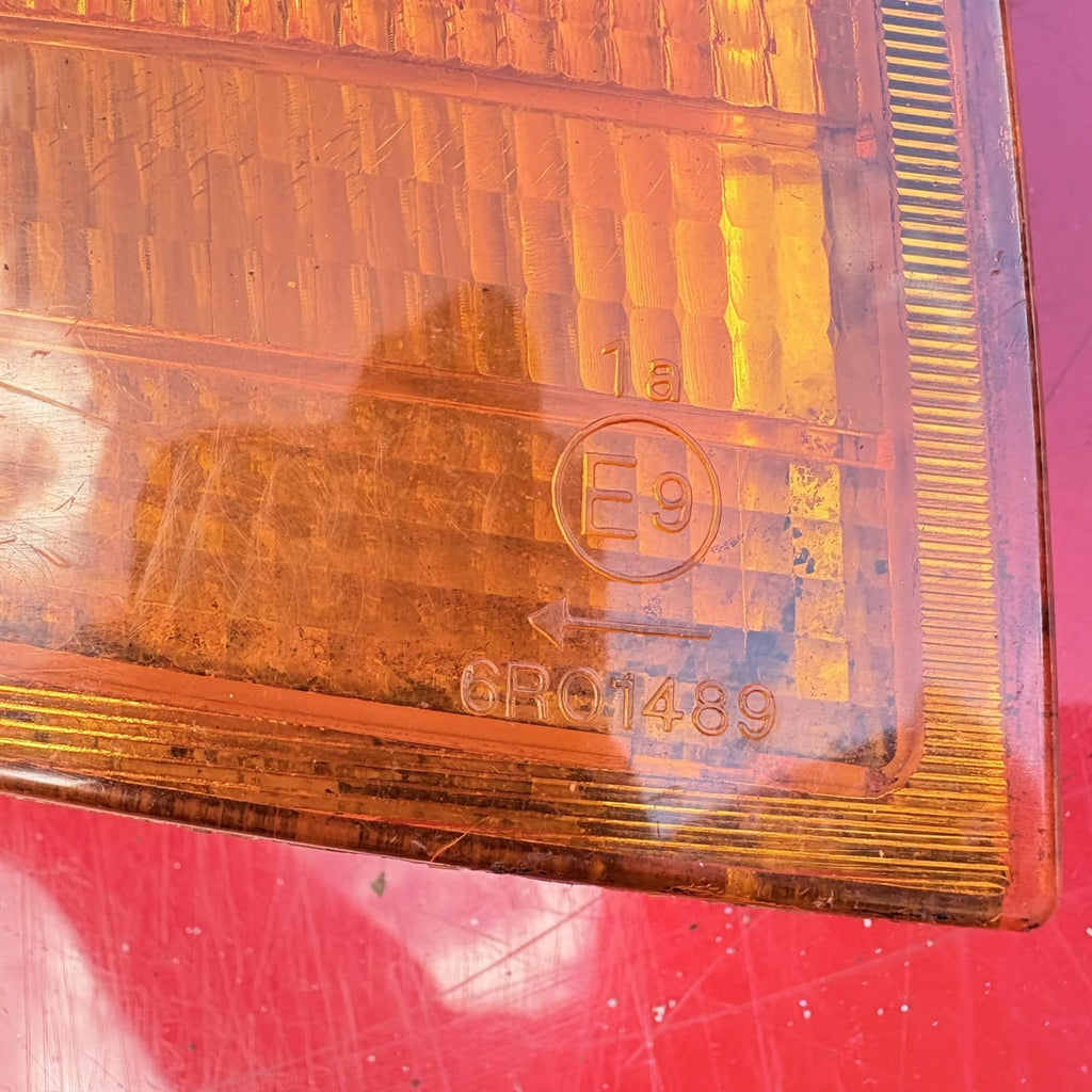 Mercedes Vito W638 V-Class 1996-2003 Front Right Indicator Lamp 6388200121 Valeo