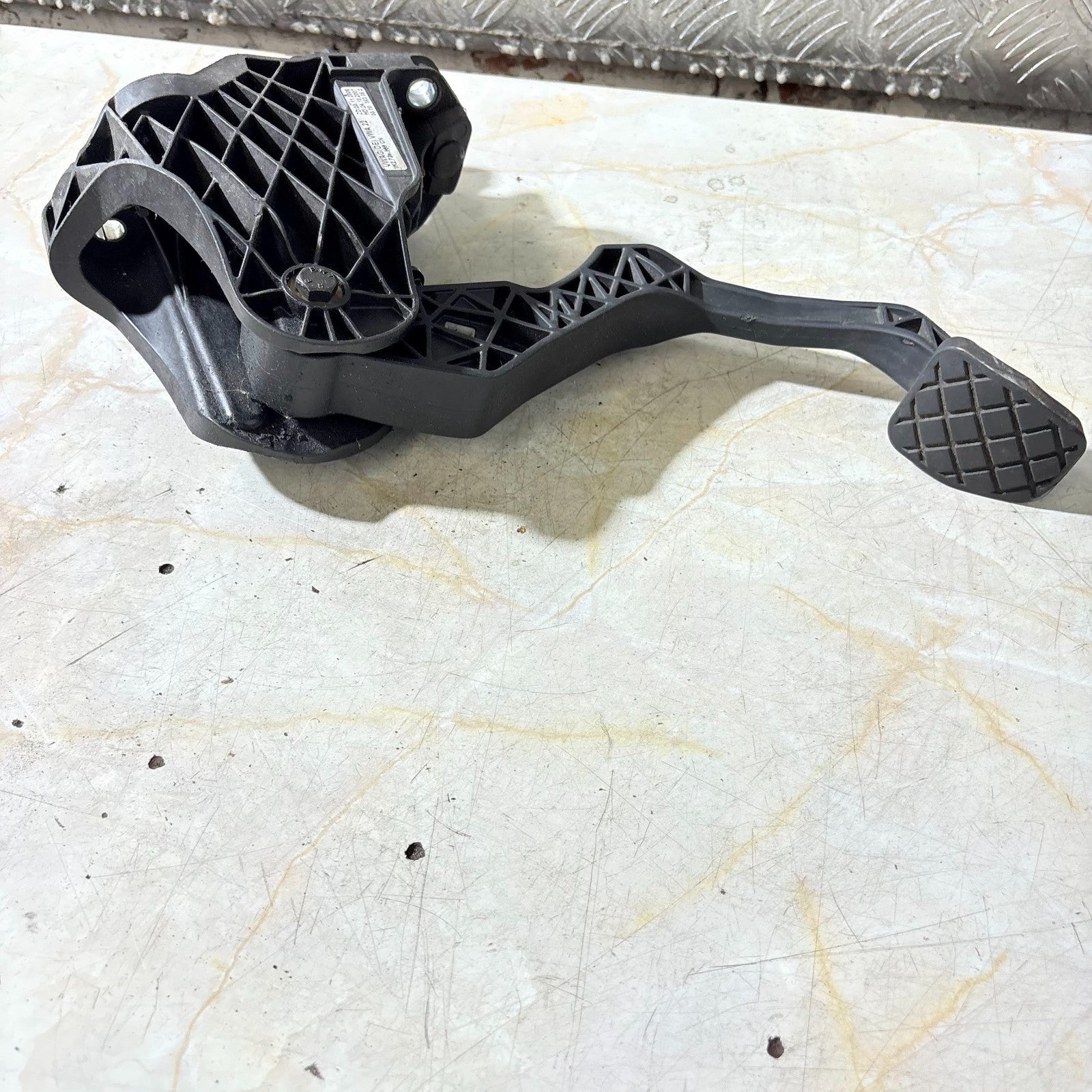 Seat Toledo MK3 5P 2.0TDi 103kW 2007 Diesel RHD Clutch pedal assembly 1K0721796E