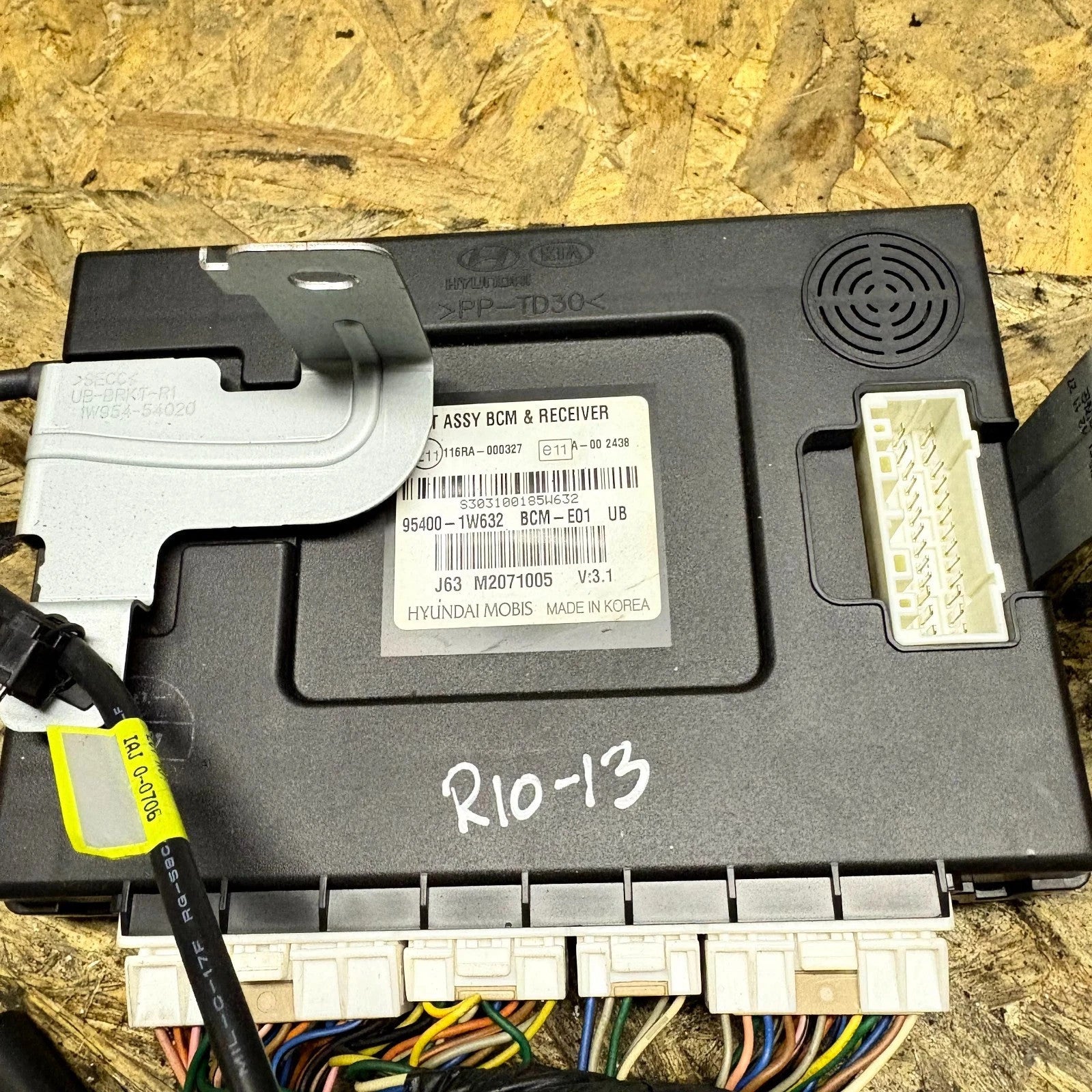 Kia Rio Mk3 UB 5dr Comfort/BCM Body Control Module 95400-1W632 2011-2017