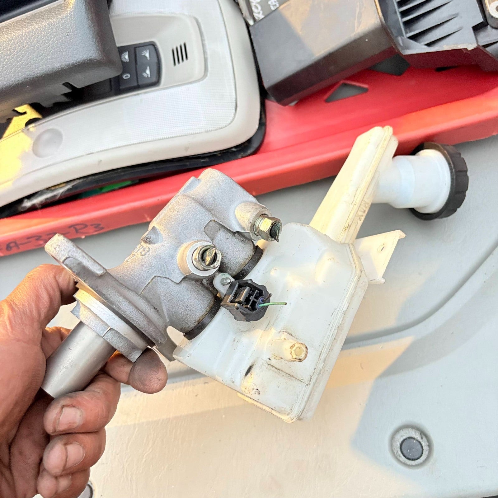 Nissan Pulsar 2014-2018 Brake Master Cylinder & Tank