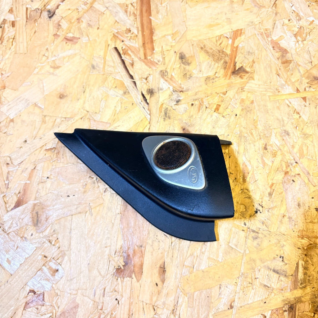MITSUBISHI OUTLANDER 2007 RIGHT OFFSIDE FRONT DOOR TWEETER SPEAKER & TRIM