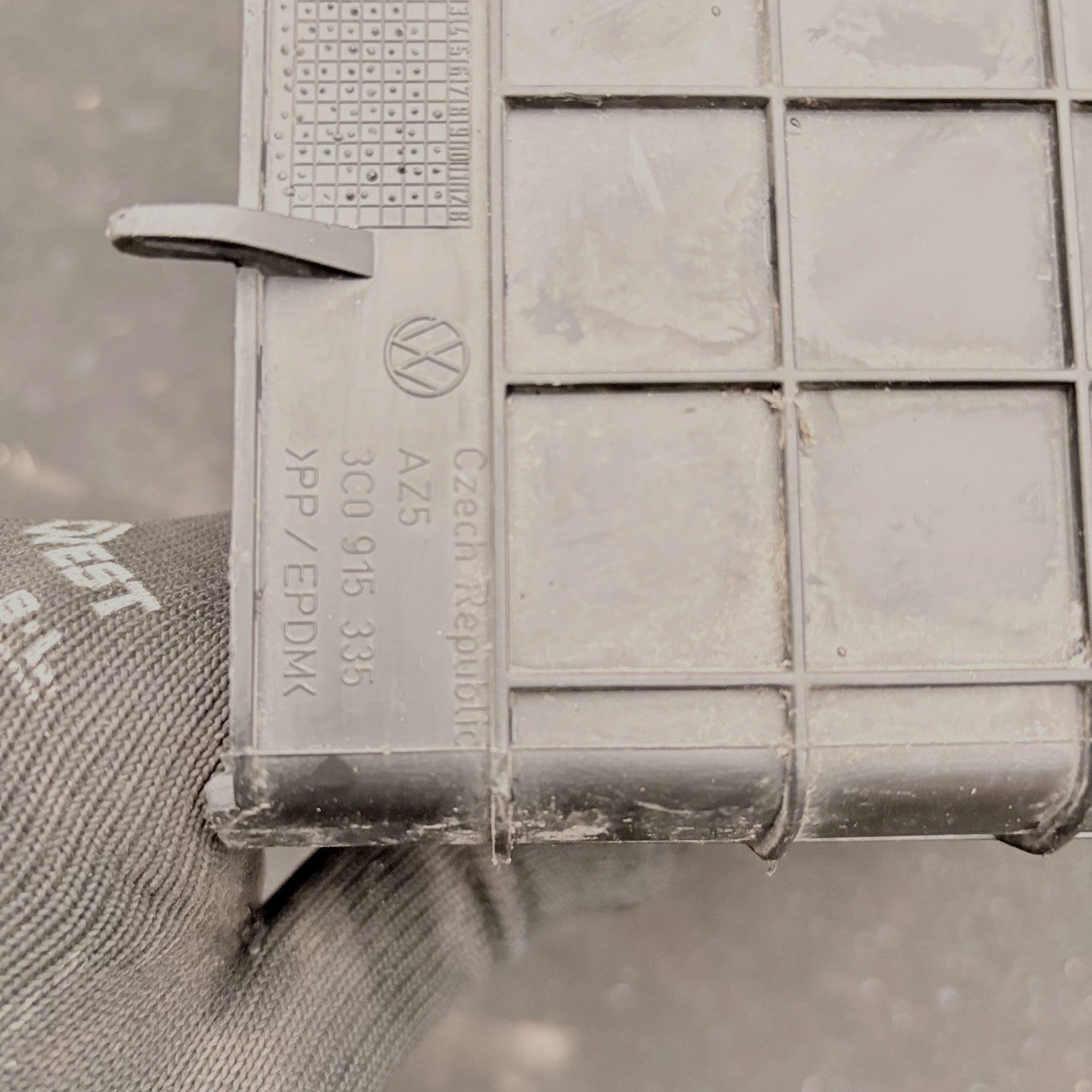VW Caddy 2K 2009-2015 Battery Tray Side Trim Cover 3C0915335 (3C0 915 335)