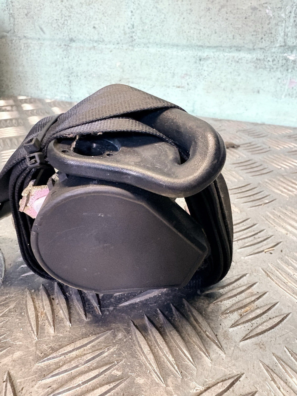 PEUGEOT 206 5 DOOR PASSENGER SIDE REAR NEARSIDE REAR SEAT BELT 1998-2006