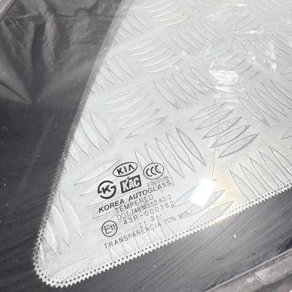 KIA SORENTO MK1 DRIVER REAR RIGHT QUARTER WINDOW GLASS TINTED 03-09 87820-3E030