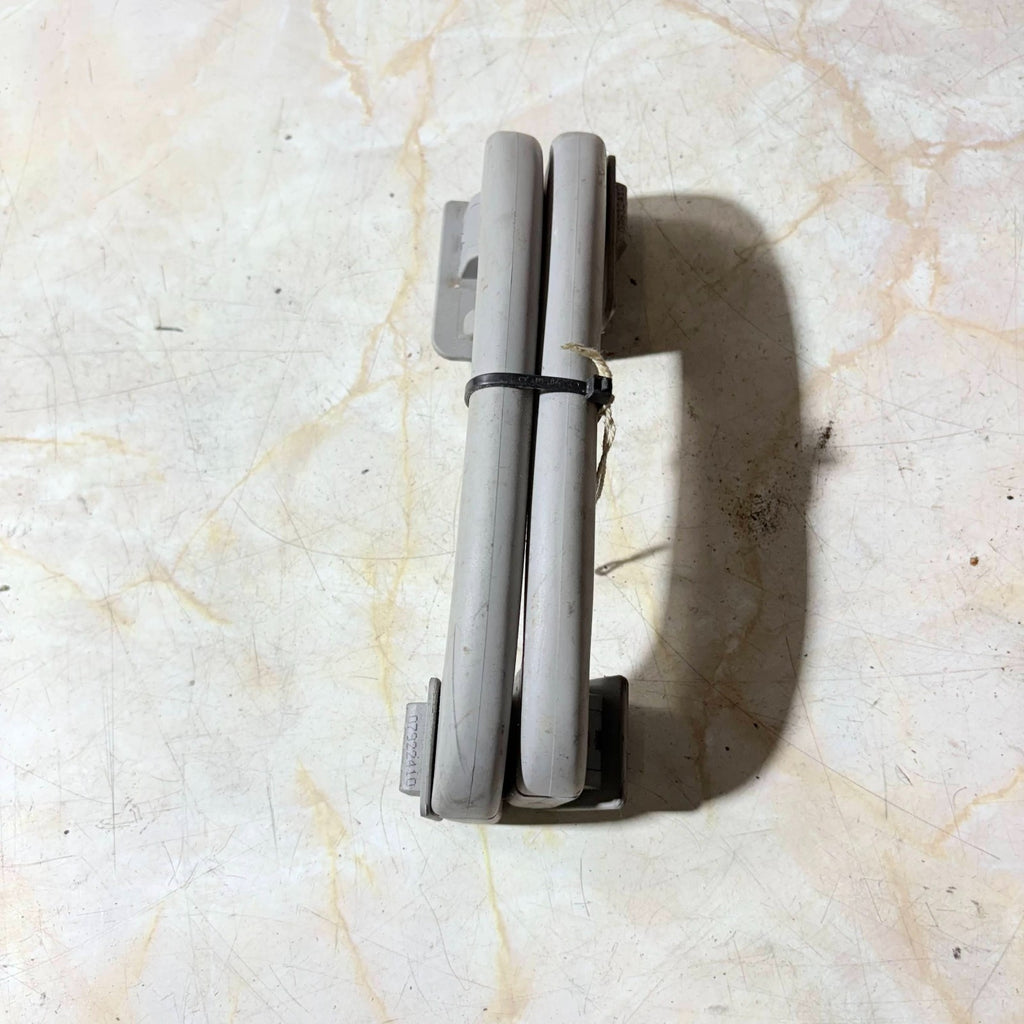 BMW E60 E61 E90 E91 REAR INTERIOR GRAB HANDLES LEFT RIGHT 9143529 9143530