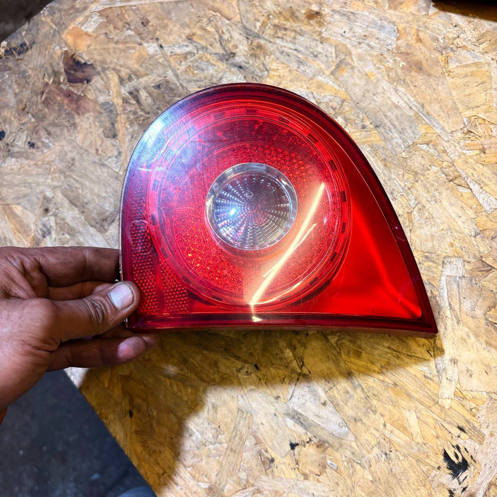 VOLKSWAGEN GOLF 2004-2009 RIGHT DRIVERS TAIL LIGHT LAMP IK6945094F