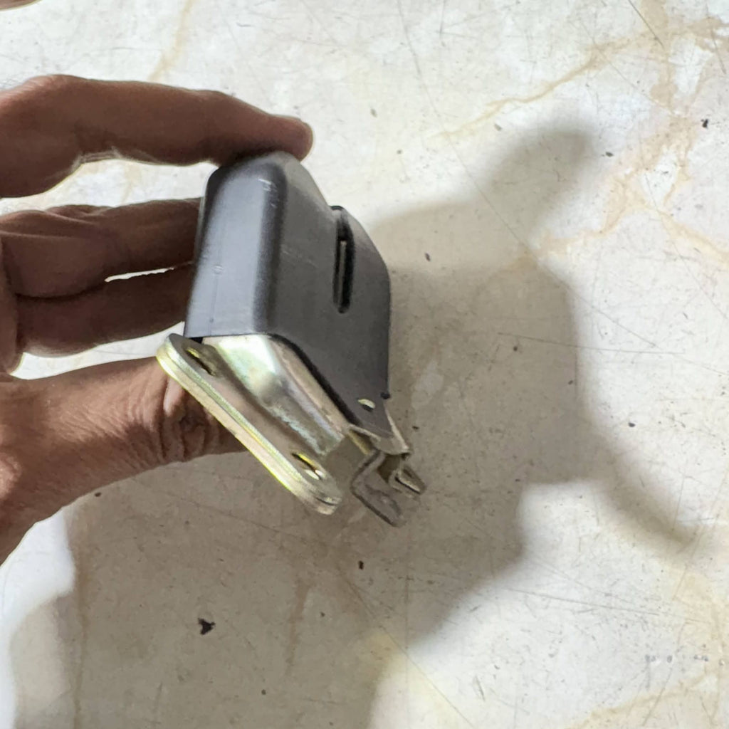 Toyota Corolla boot tailgate lock 2001