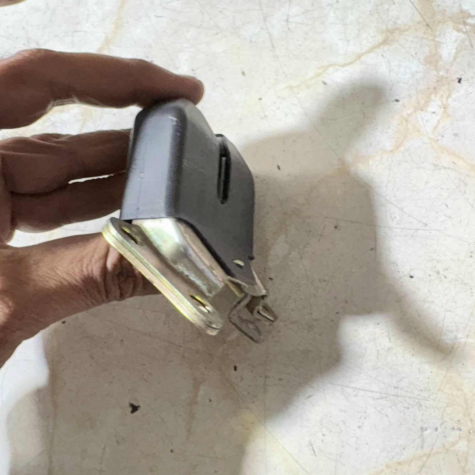 Toyota Corolla boot tailgate lock 2001