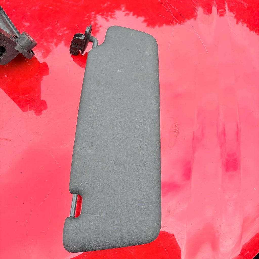 AUDI A3 8P PASSENGER SIDE FRONT LEFT SUN VISOR GREY 2003-2012 N/S 8P0857551