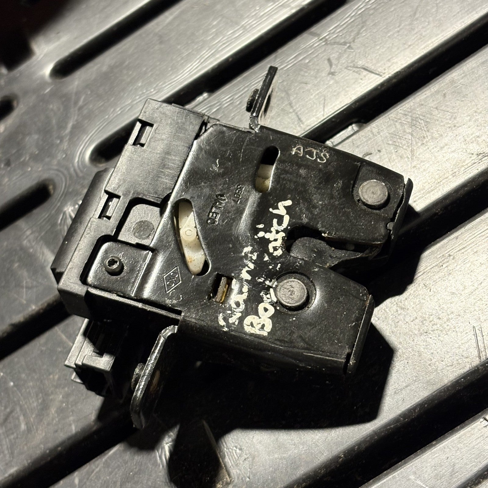 NISSAN QASHQAI 2006-2013 TAILGATE BOOT LOCK CATCH ACTUATOR MECHANISM