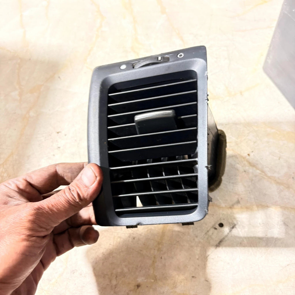 Honda Accord Mk7 03-07 Dash Heater Air Vent Front Right Driver RHD