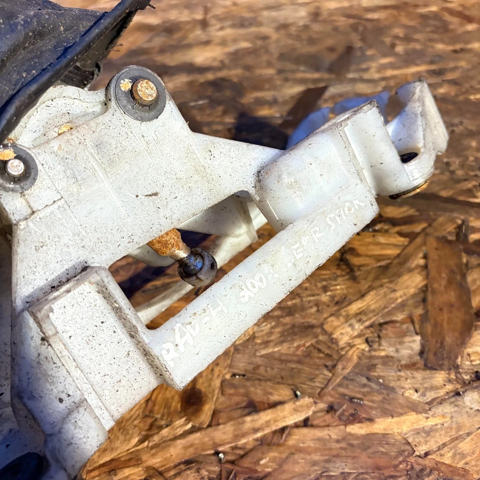 TOYOTA RAV-4 2000-2005 GEAR SELECTOR UNIT 5 SPEED MANUAL