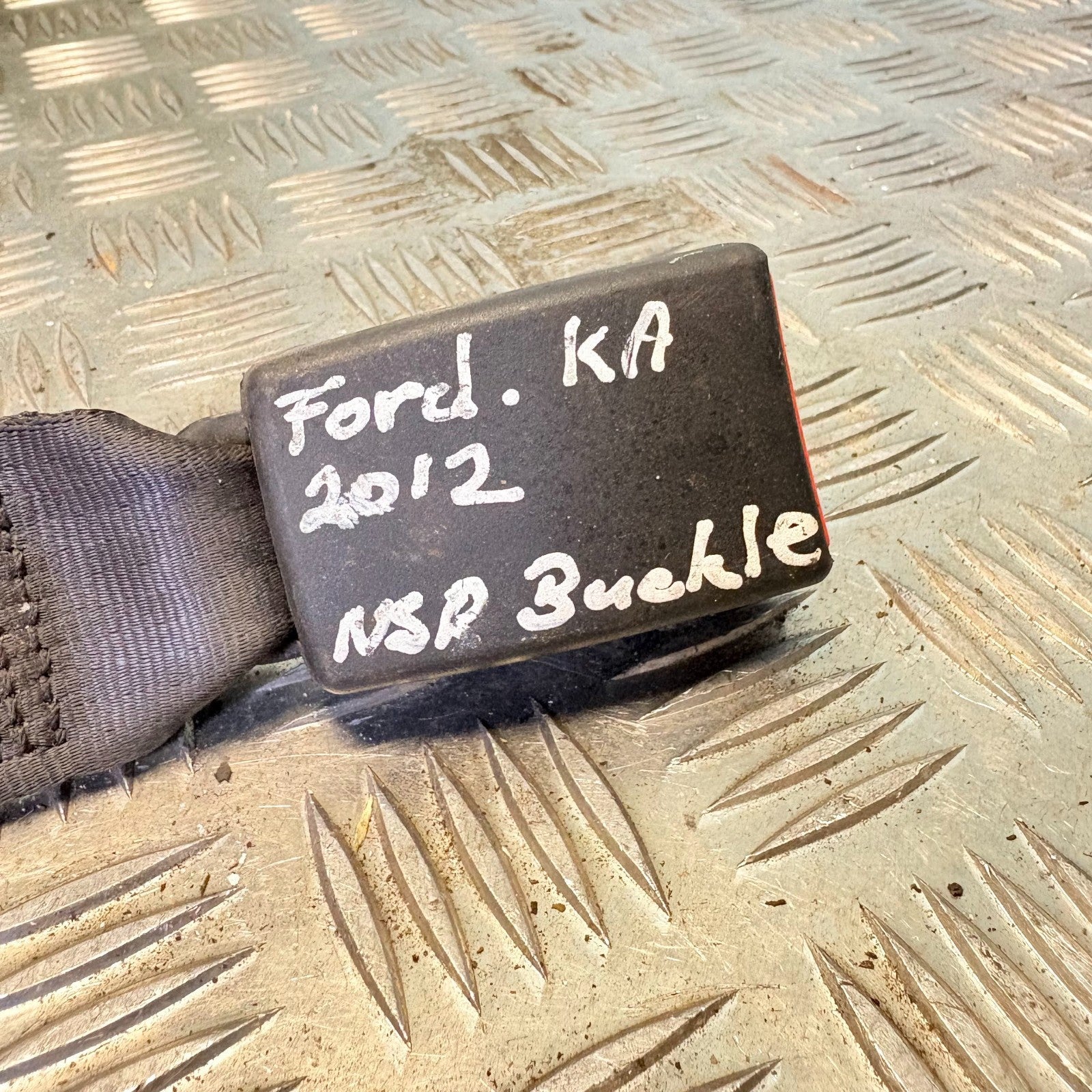 Ford Ka MK2 Passengers Rear Seatbelt Buckle Catch 33033400 2008-2016