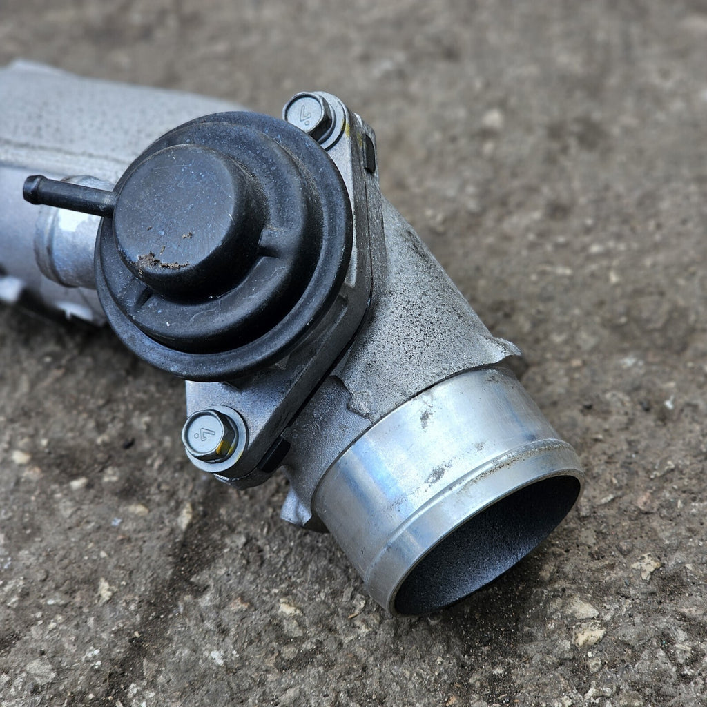 Nissan R35 GT-R blow off valve and pipe K5T09481