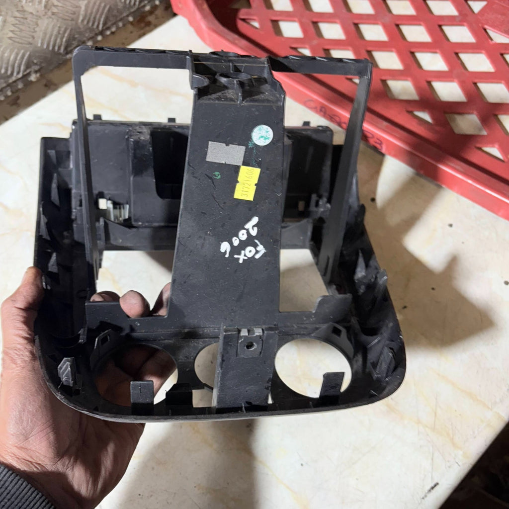 Volkswagen Fox 2006 Radio GPS head unit trim and Button