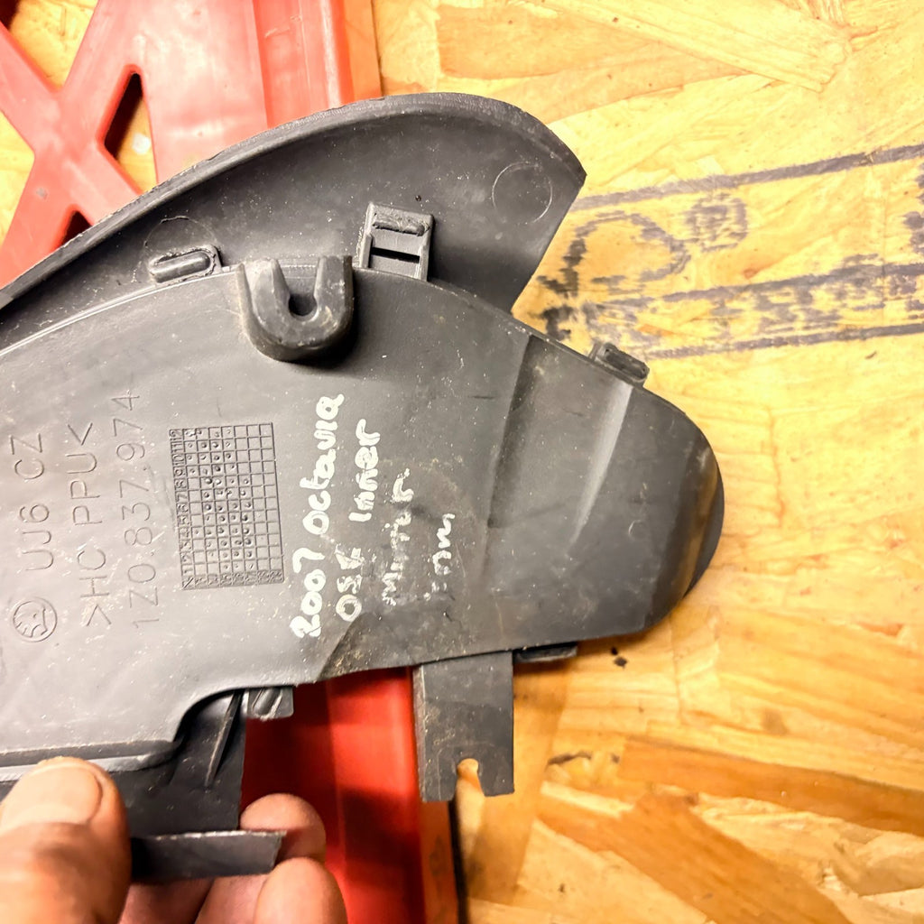 SKODA OCTAVIA MK2 2007-12 FRONT RIGHT DRIVER SIDE TWEETER TRIM 1Z0837974