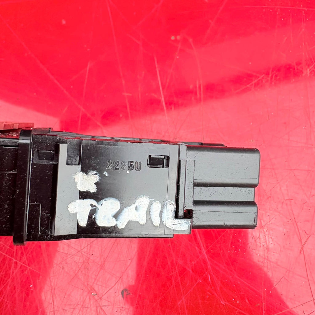 Nissan X-Trail T30 2001-2007 Hazard Warning Switch Red 06016