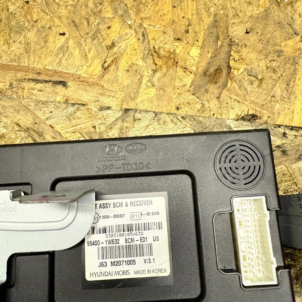 Kia Rio Mk3 UB 5dr Comfort/BCM Body Control Module 95400-1W632 2011-2017