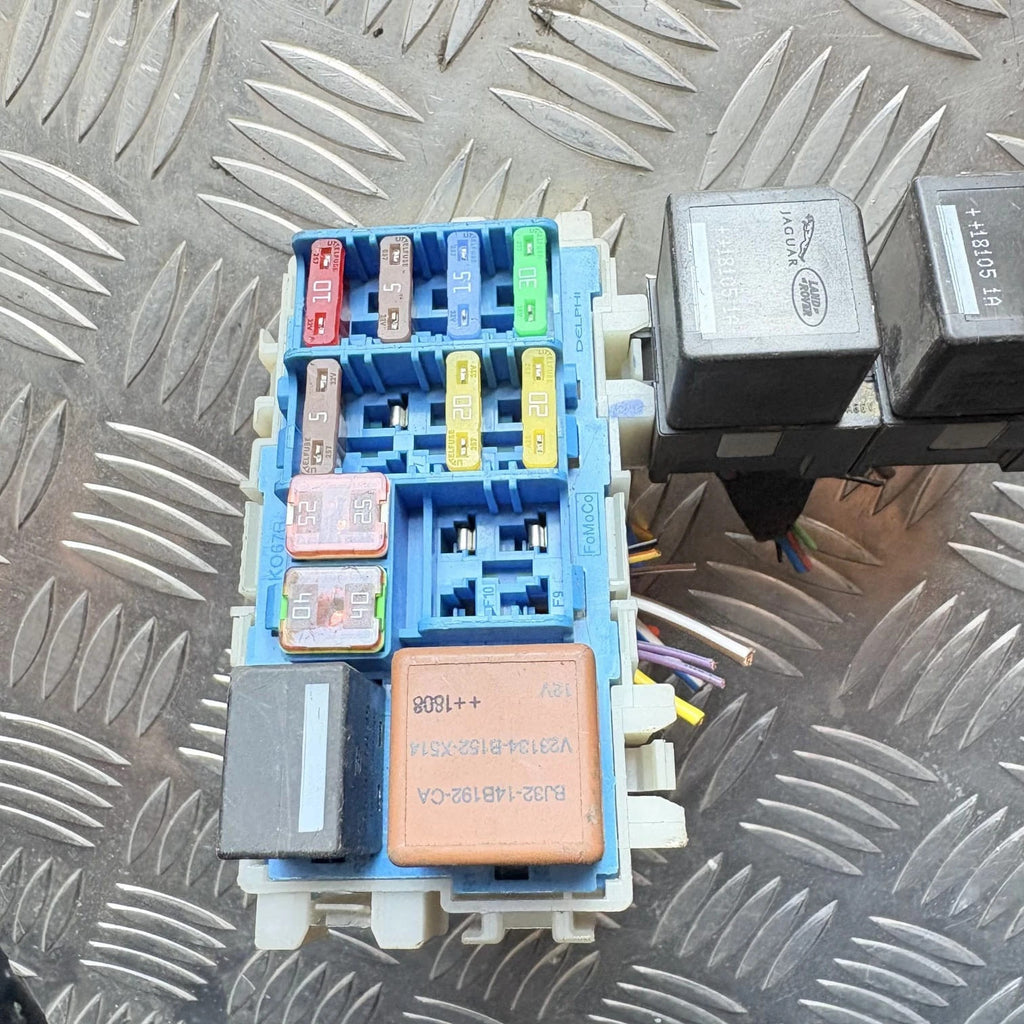 Land & Range Rover L538 Rear Trunk Junction Fuse Relay Box Module DH22-14B192-CA