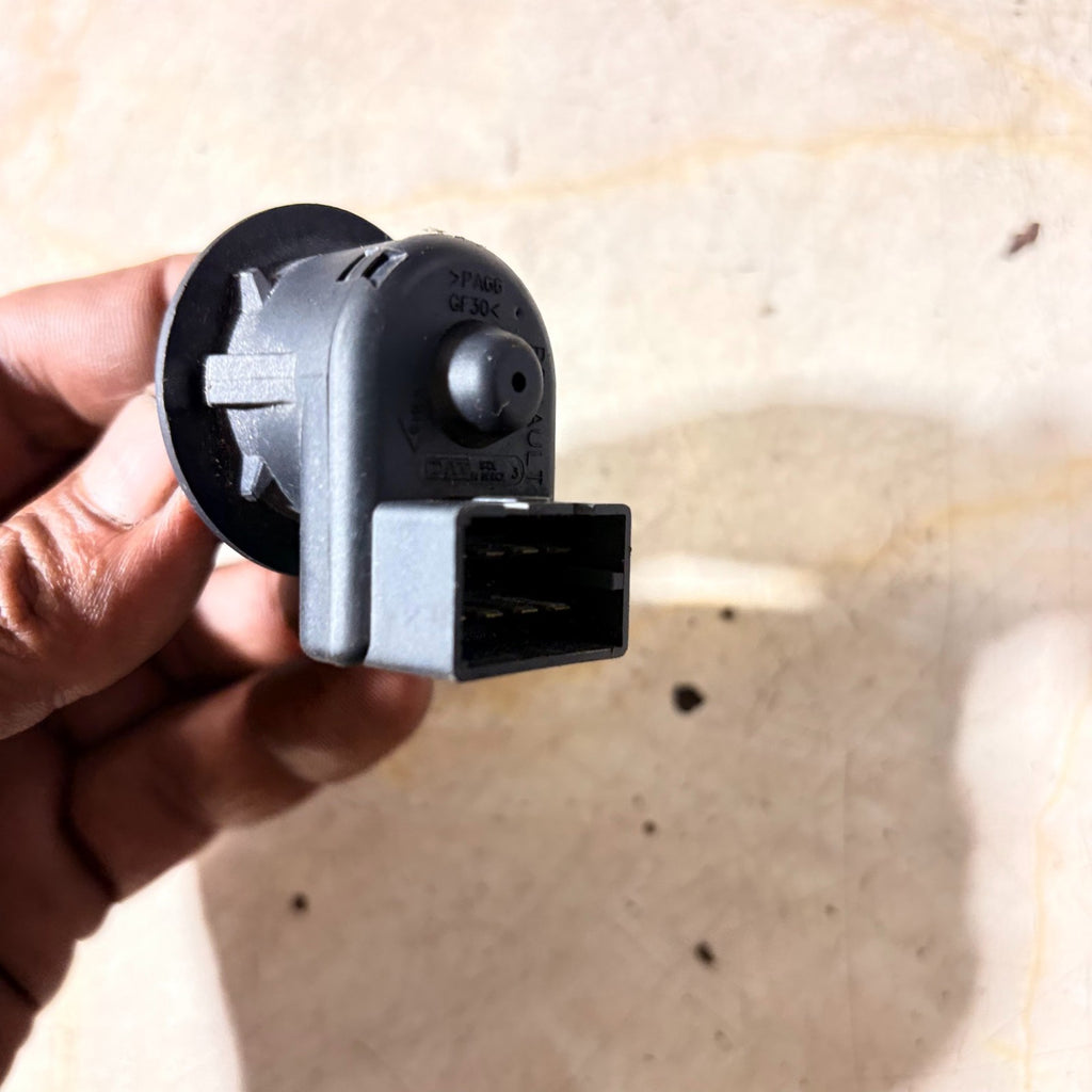 RENAULT CLIO MK3 ELECTRIC WING MIRROR SWITCH CONTROL 2005-2009 429991C