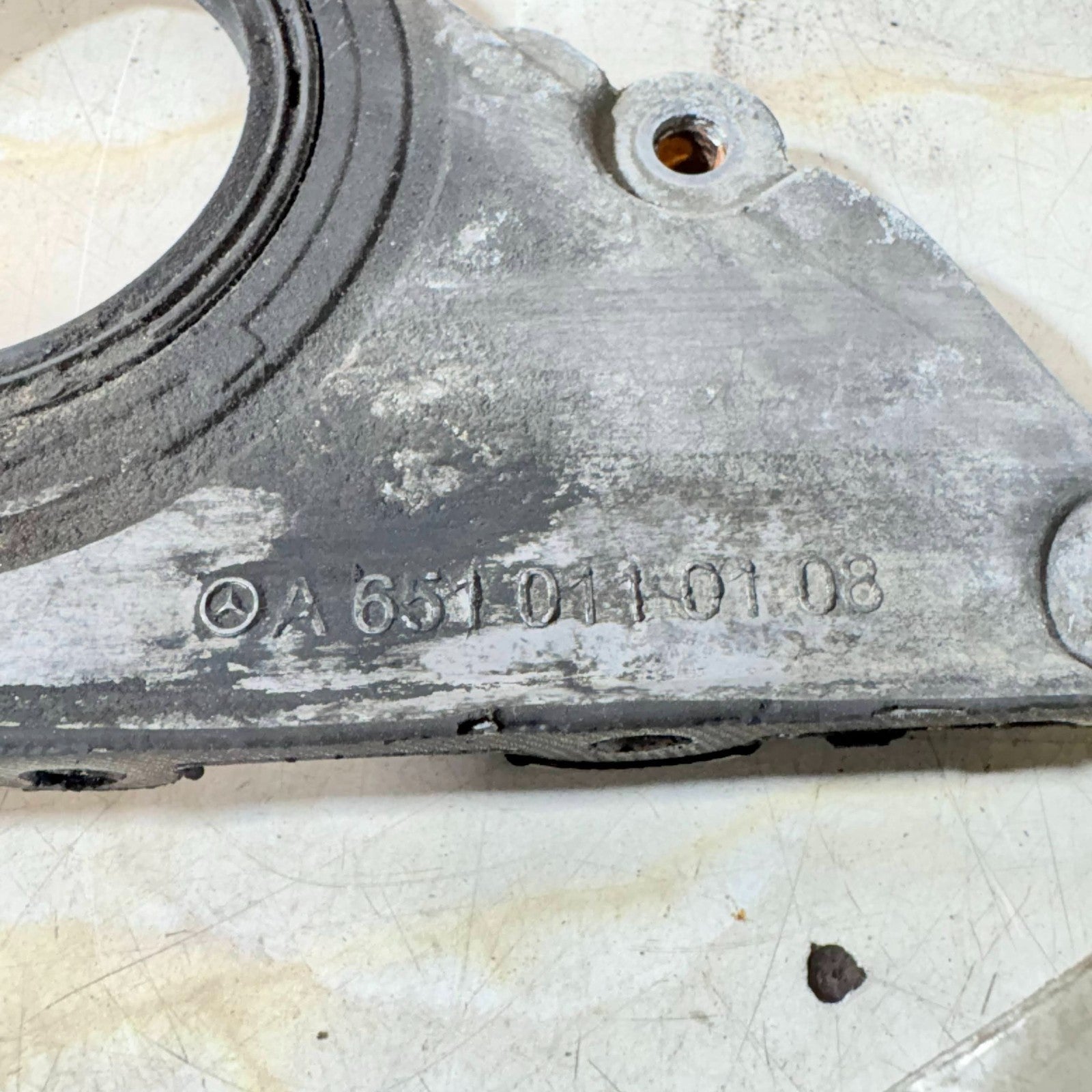 MERCEDES 651 SPRINTER CRANK OIL SEAL HOUSING A6510110108