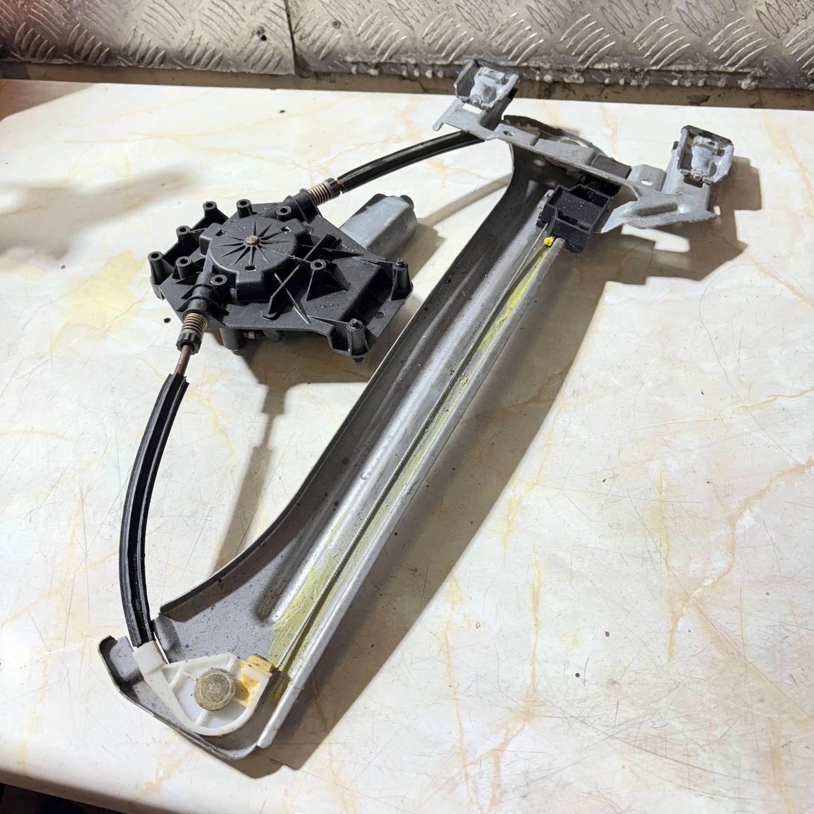 CHRYSLER PT CRUISER 00-10 5DR REAR PASSENGER LEFT WINDOW REGULATOR 05067543AA