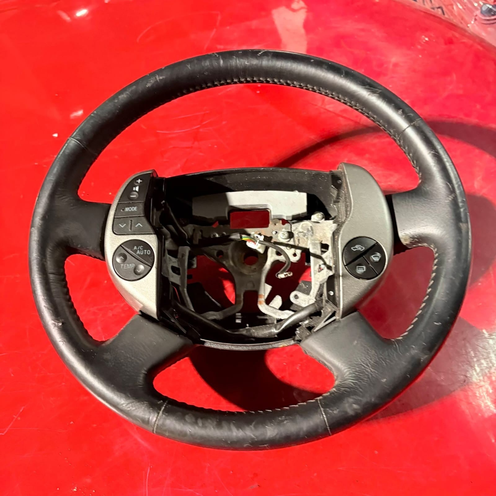 Toyota PRIUS 1.5 MULTIFUNCTION STEERING WHEEL LEATHER