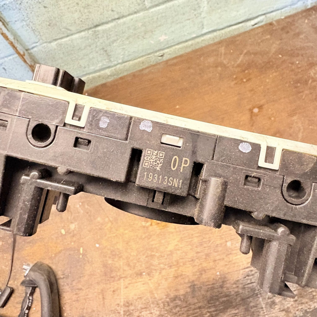 Nissan Qashqai J11 2019 Indicator Wiper Stalk Combo Switch Auto Lights 19313SN1