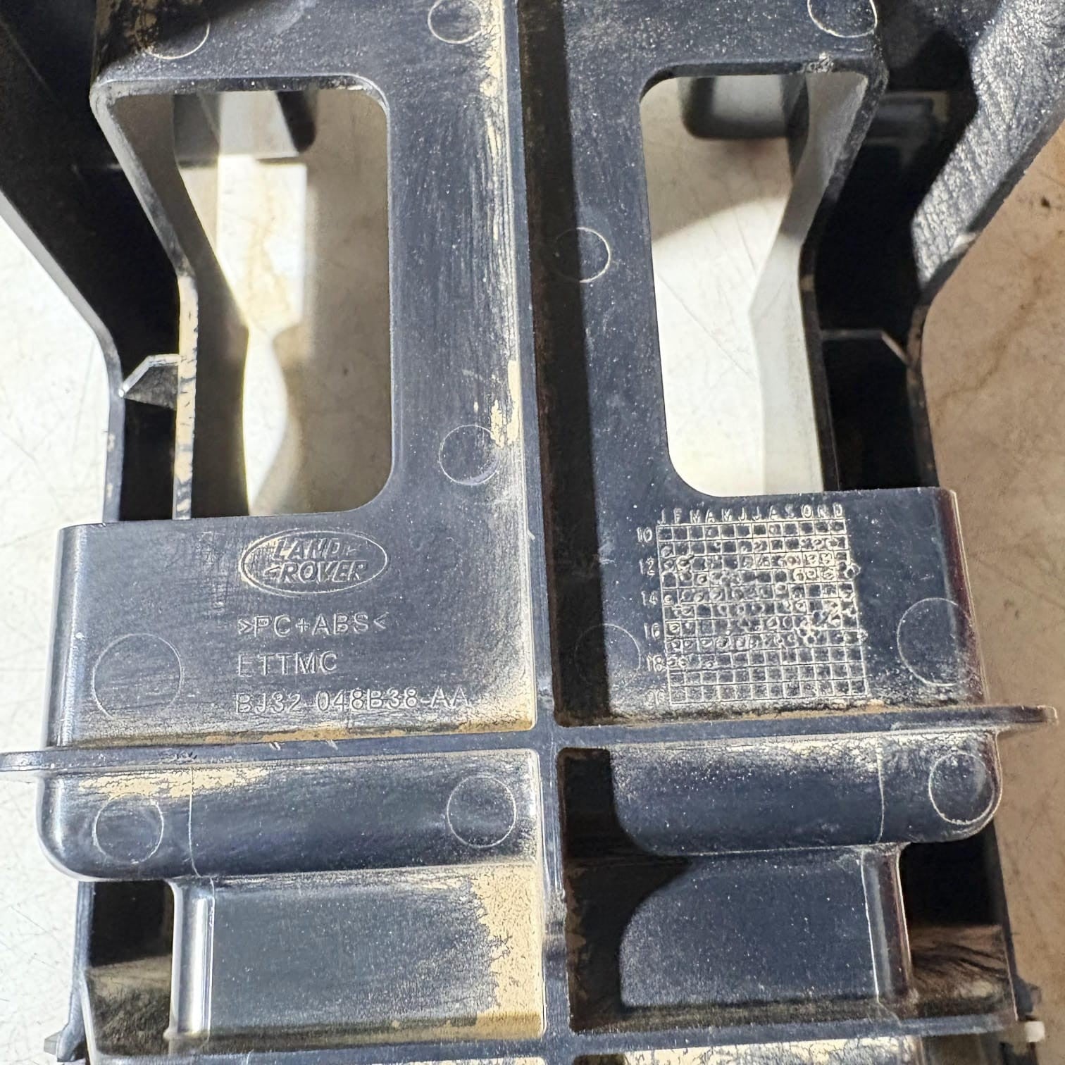 Range Rover Evoque L538 2011-2018 Centre Console Mounting Bracket BJ32-048B38-AA