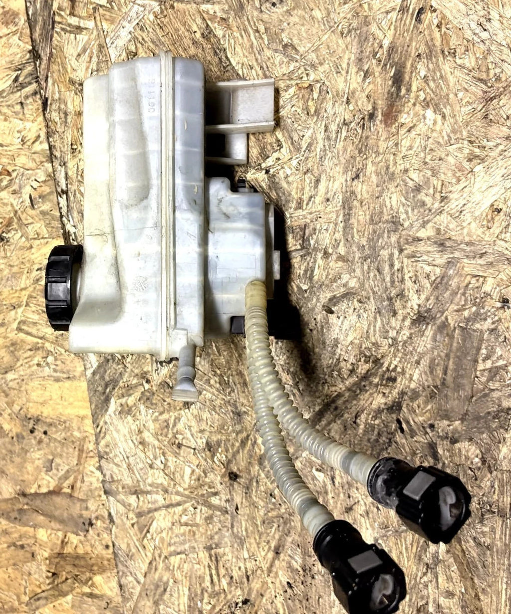 VAUXHALL MERIVA B MK2 1.4 2011 - BRAKE FLUID RESERVOIR 32666979