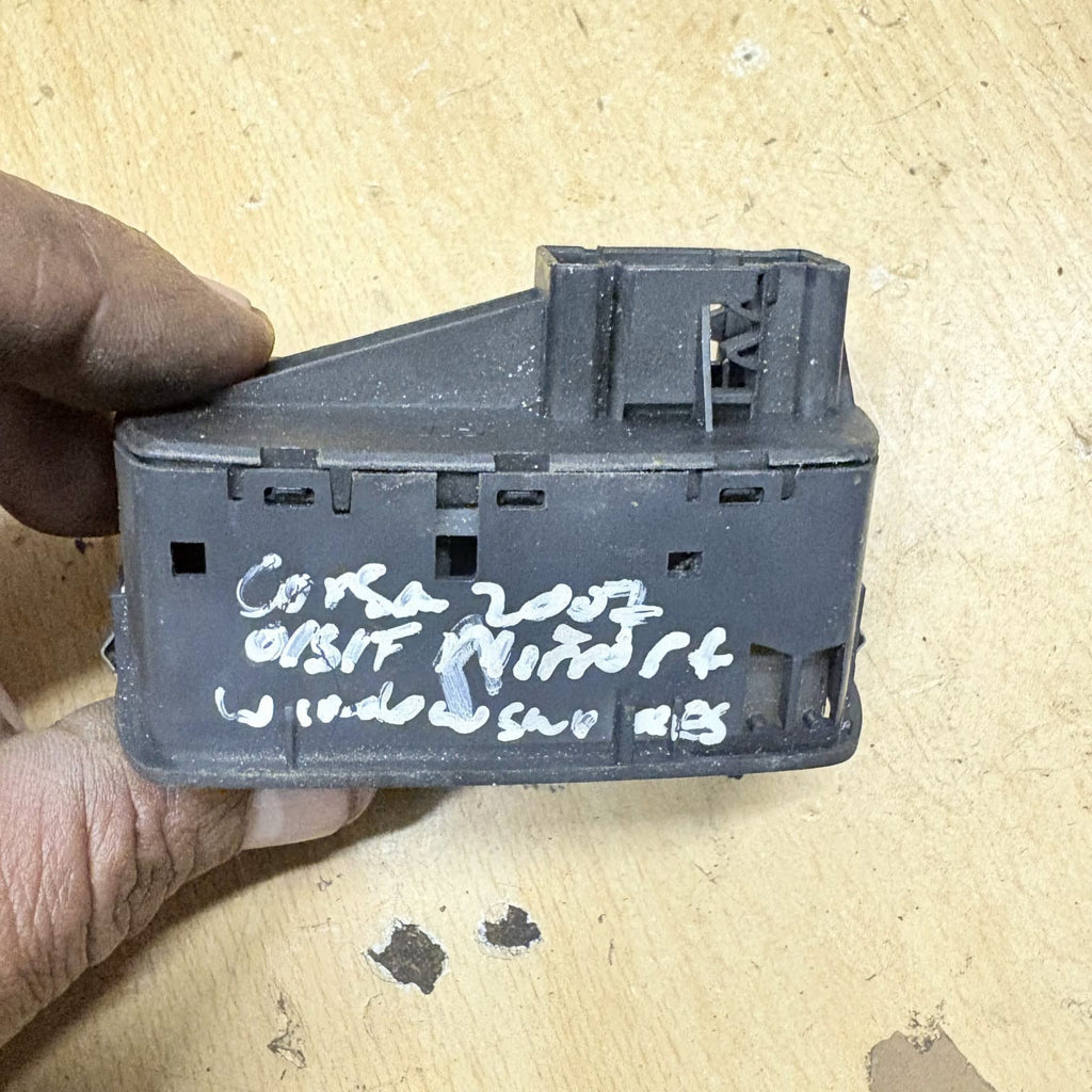 Vauxhall Corsa Window Switch Drivers Front Illuminated 13258522 AD OSF 2007