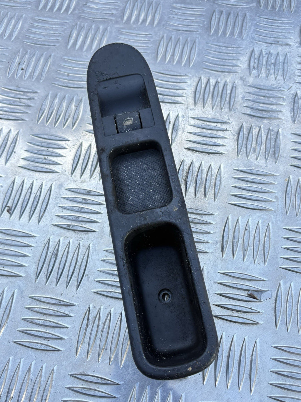 PEUGEOT 207 06-12 FRONT PASSENGER NEARSIDE ELECTRIC WINDOW SWITCH 96548606