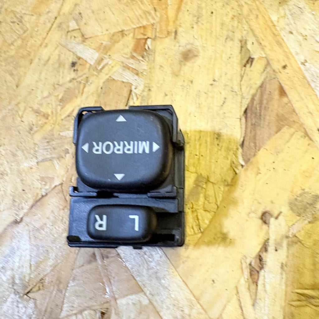 2011 TOYOTA MK2 WING MIRROR SWITCH 183574