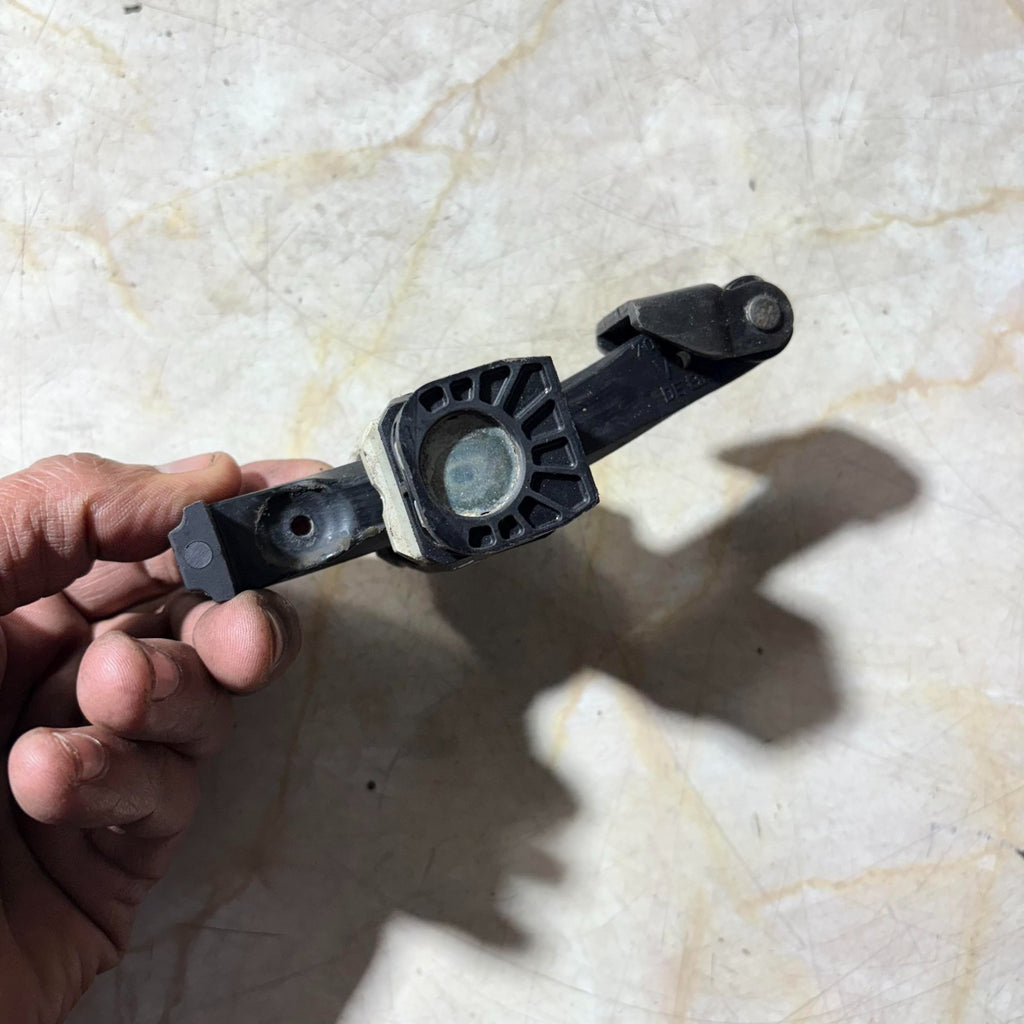 BMW 1 Series E87 04-11 Front Left Door Check Strap Brake Stopper 116i 118i 120i