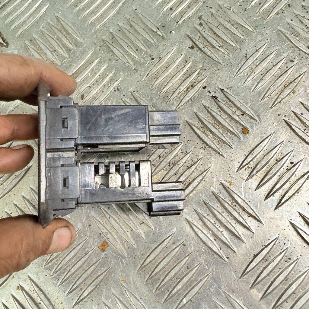 MITSUBISHI SHOGUN HEADLIGHT SWITCH CONTROL ADJUST SWITCH