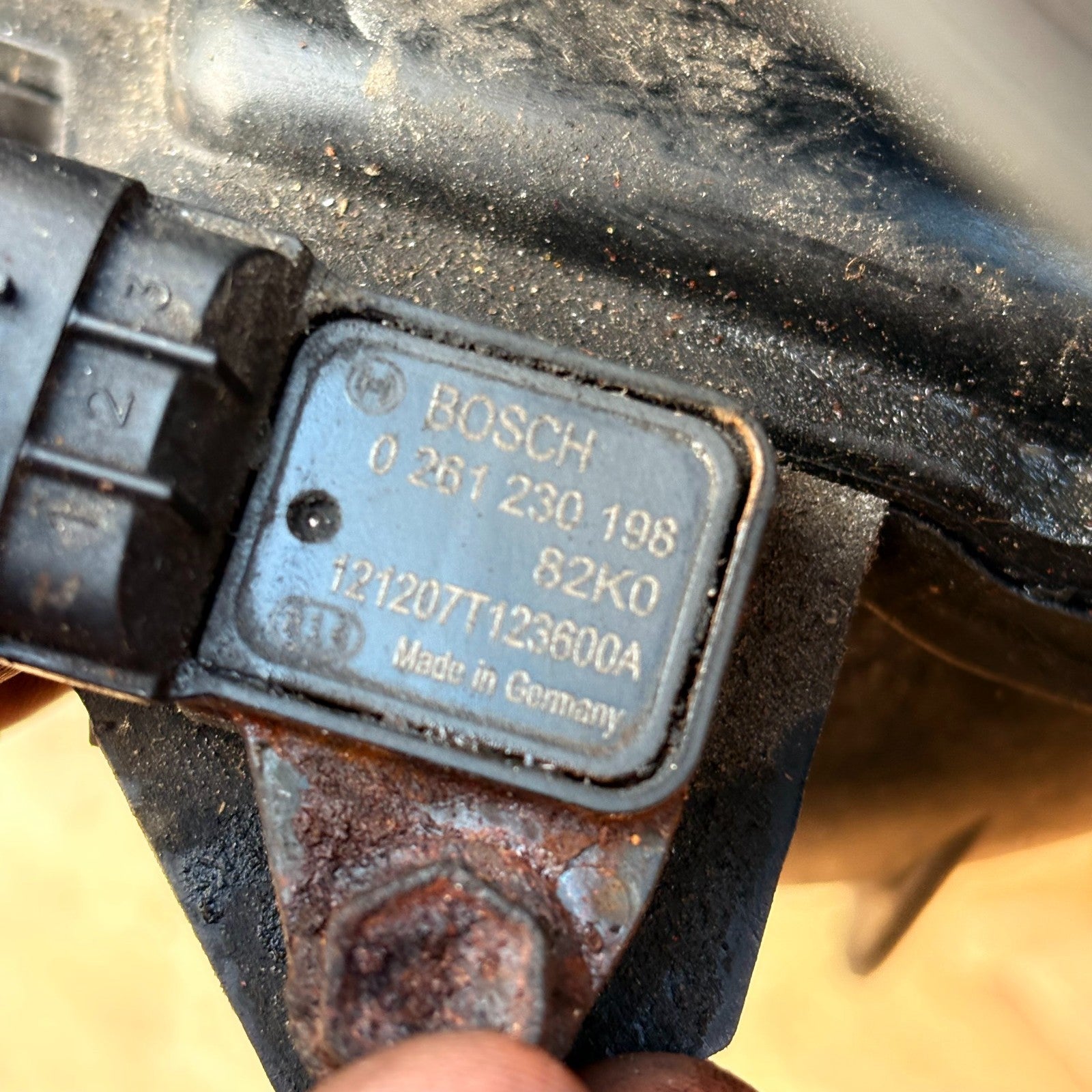 2013 SUZUKI SPLASH INLET MANIFOLD THROTTLE BODY
