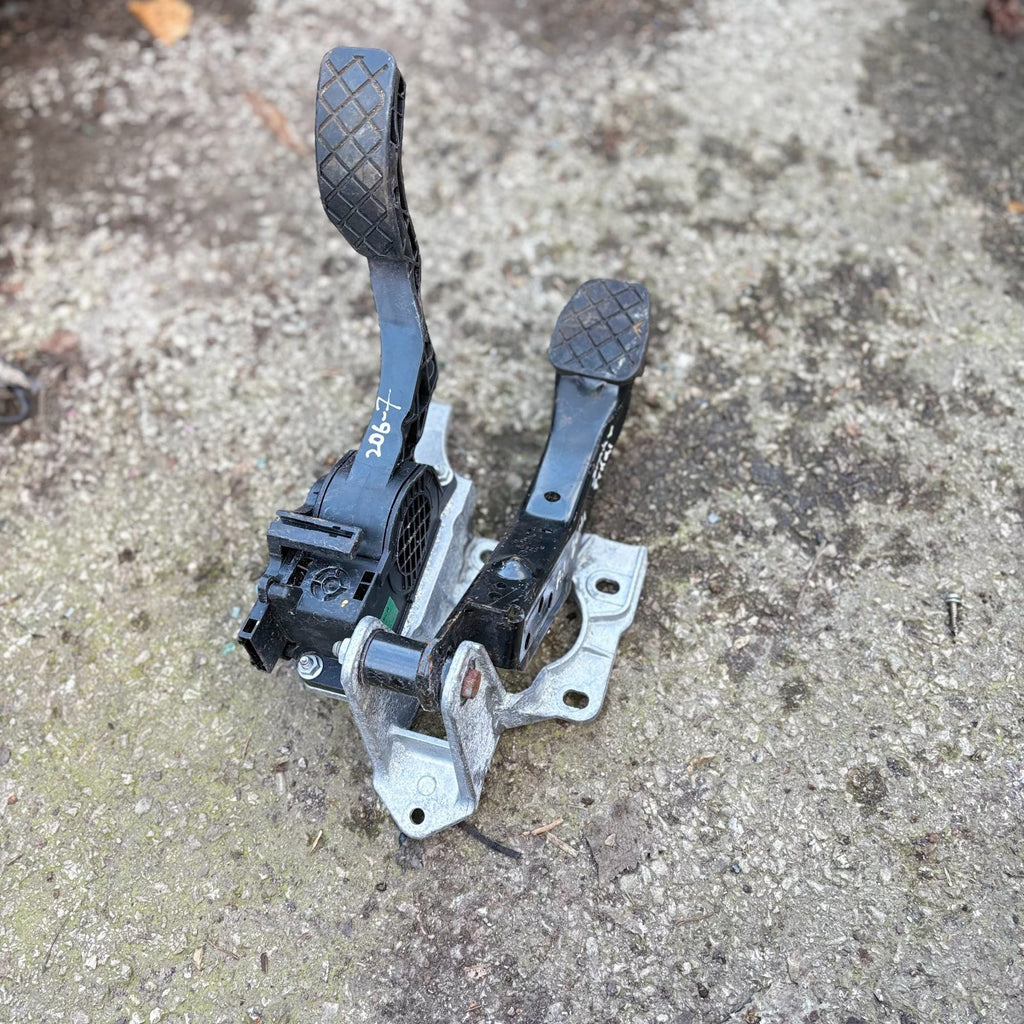 Audi A1 2014 Brake Gas Pedal Assembly Manual Gearbox 6R27211155