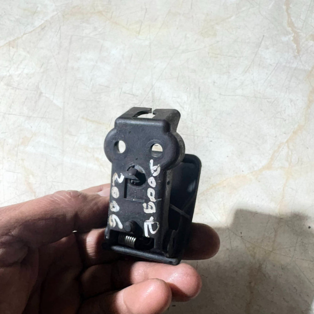 DODGE 2006 BONNET RELEASE SWITCH