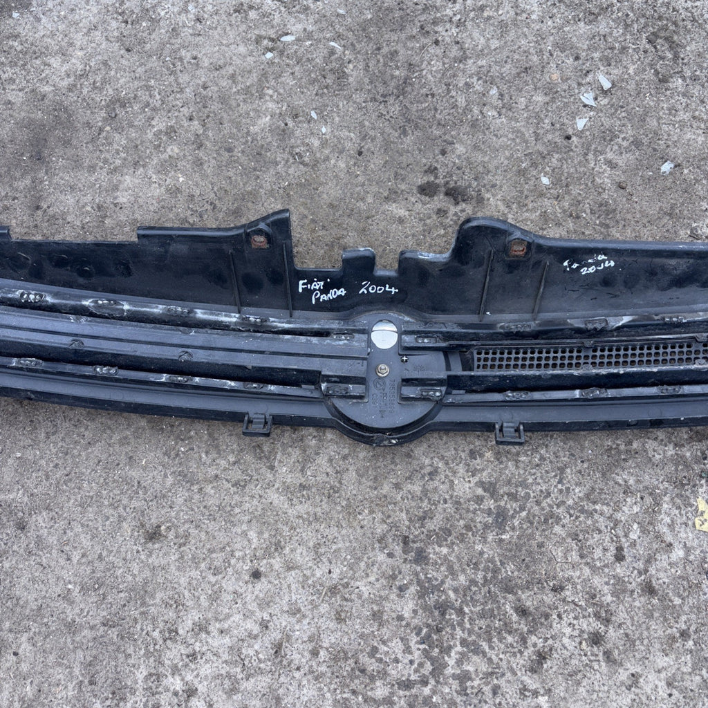 FIAT PANDA Mk2 FRONT BUMPER UPPER GRILL WITH CHROME 735353899 2003-2011