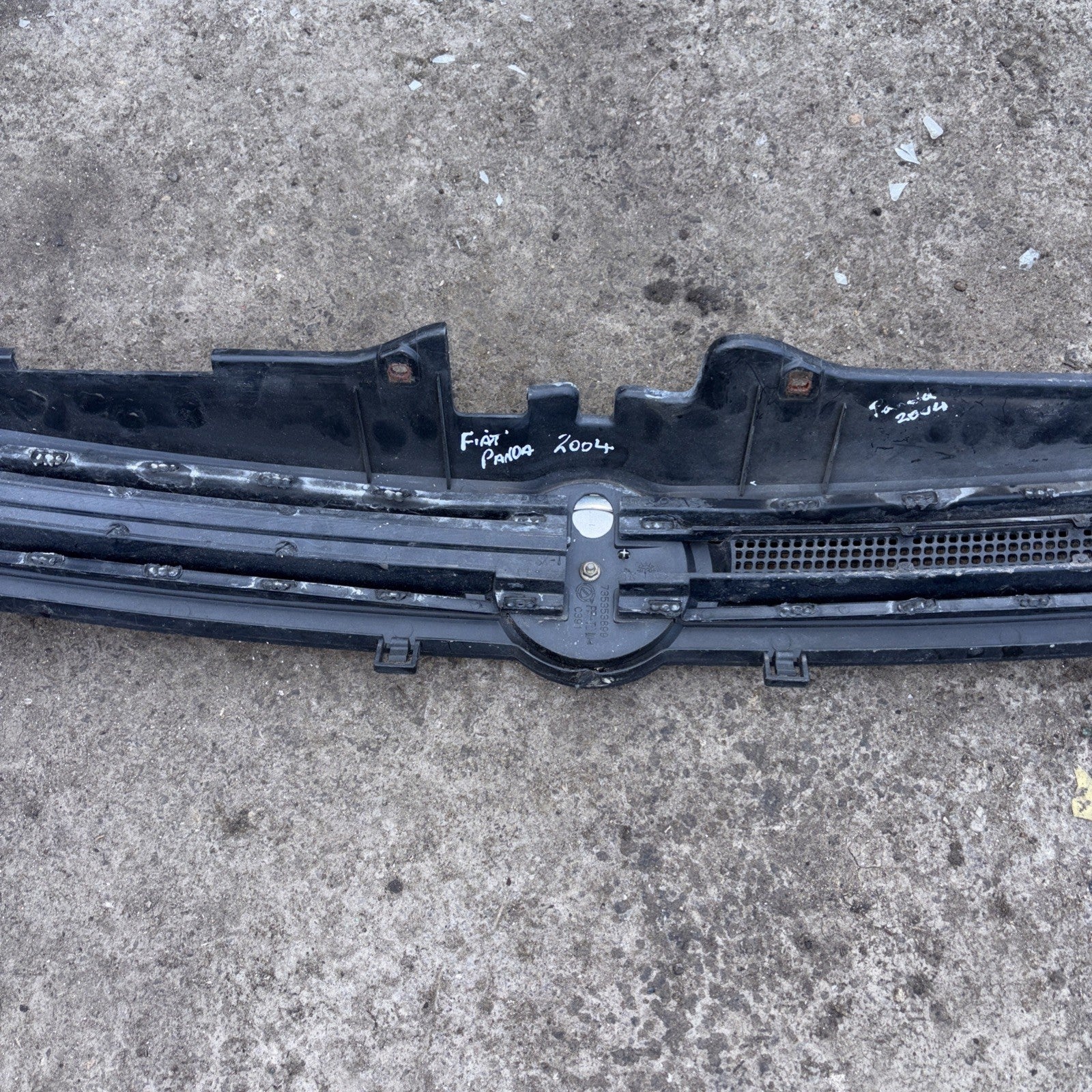 FIAT PANDA Mk2 FRONT BUMPER UPPER GRILL WITH CHROME 735353899 2003-2011
