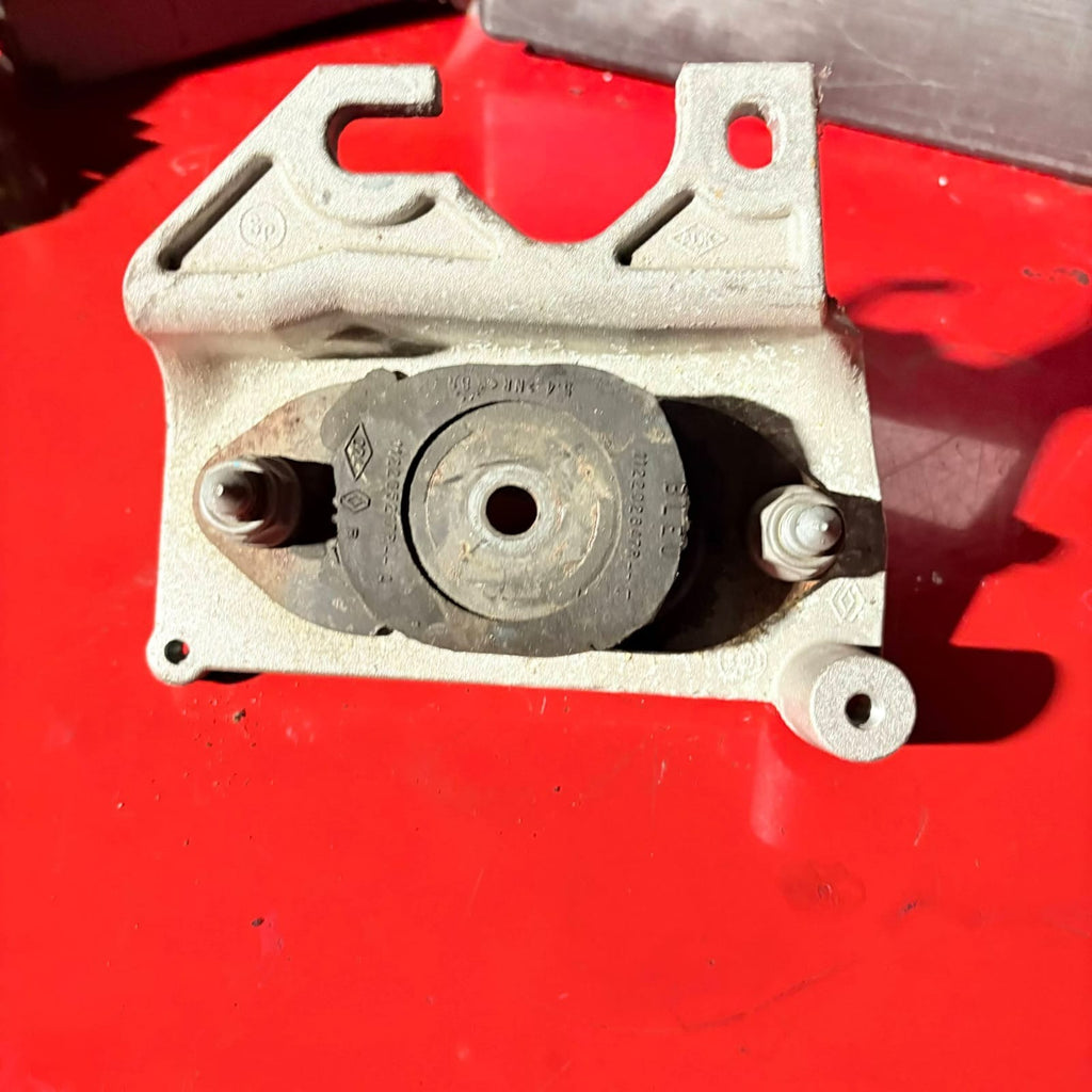 RENAULT CLIO MK4 ENGINE MOUNT 112228880R 0.9 TCE H4B 400 2018