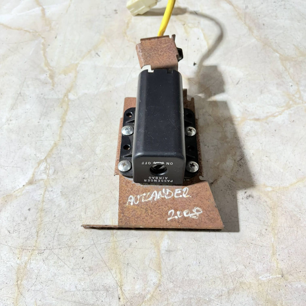 MITSUBISHI OUTLANDER MK2 CW7W 08-12 CW8W 08-10 AIRBAG ON OFF SWITCH 8610A054