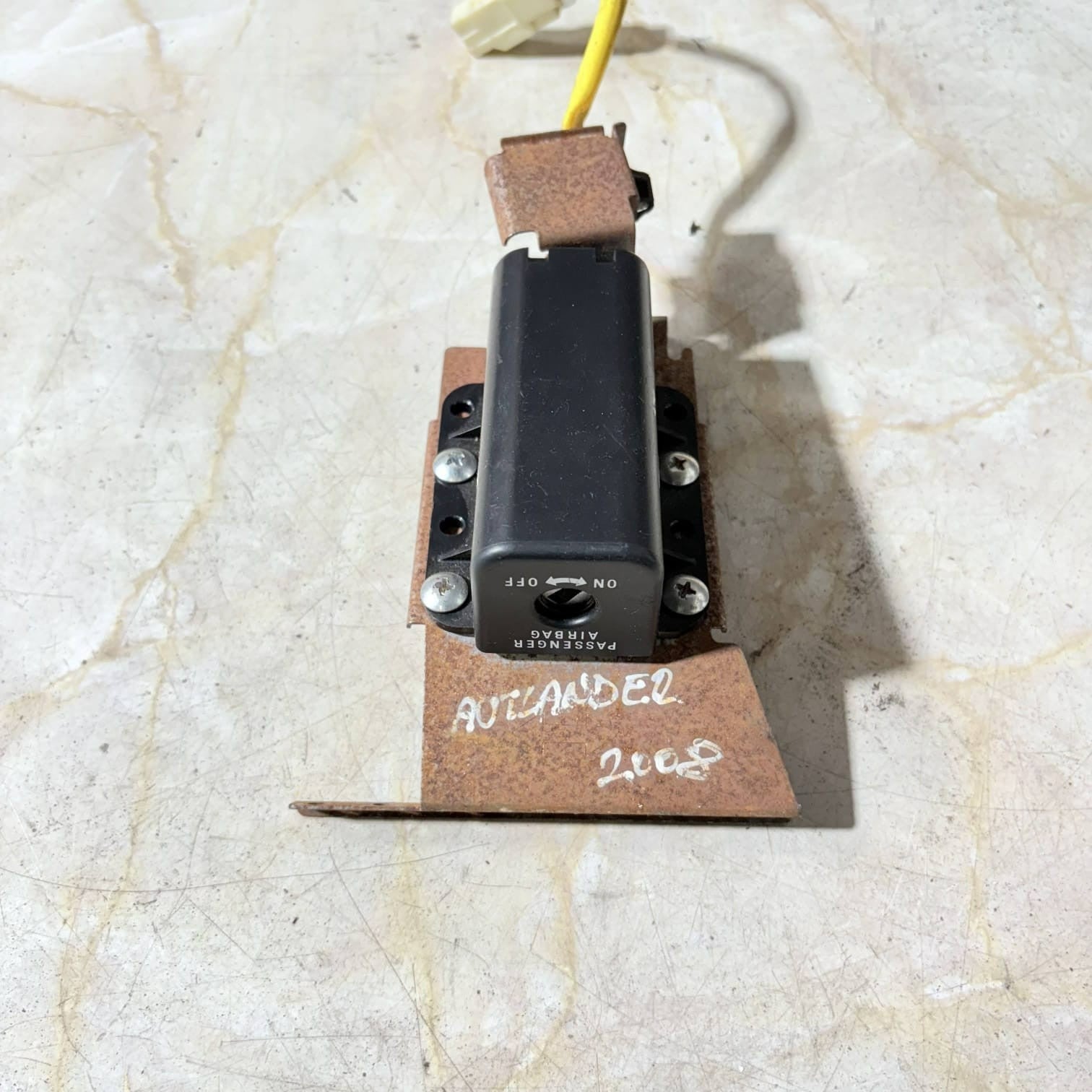 MITSUBISHI OUTLANDER MK2 CW7W 08-12 CW8W 08-10 AIRBAG ON OFF SWITCH 8610A054
